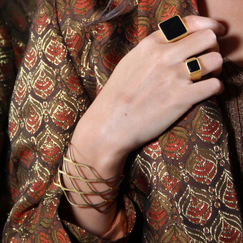 Bracelet Symmetry
